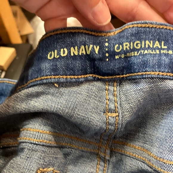 Old Navy Mid-Rise Blue Jeans - Picture 3 of 4